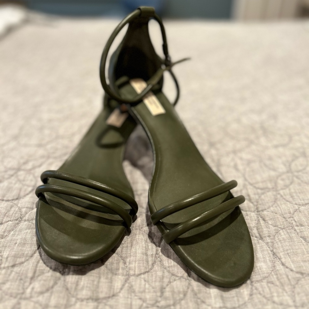 Antonio Melani x Elizabeth Damrich Mama Ankle Strap Kitten Heel Sandals Size 9.5
